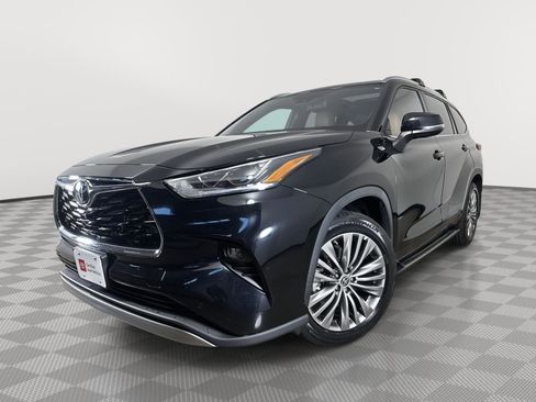 Used 2021 Toyota Highlander Platinum AWD/4WD image 1