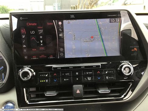 Used 2022 Toyota Highlander Limited FWD image 10
