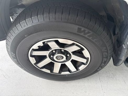 Used 2021 Toyota 4Runner TRD Off-Road Premium AWD/4WD image 11