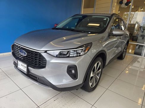 Used 2024 Ford Escape Platinum AWD/4WD image 1