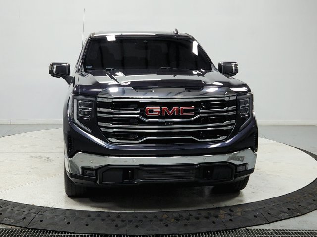 Used 2023 GMC Sierra 1500 SLT w/ SLT Premium Package AWD/4WD image 3