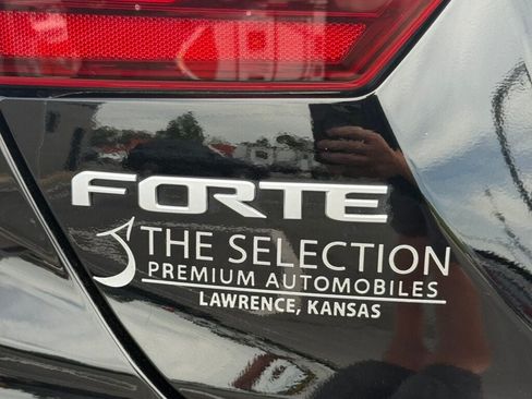 Used 2024 Kia Forte GT-Line FWD image 13