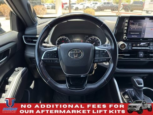 Used 2021 Toyota Highlander XSE AWD/4WD image 33