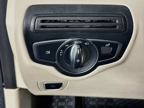 Used 2018 Mercedes-Benz GLC 300 image 11