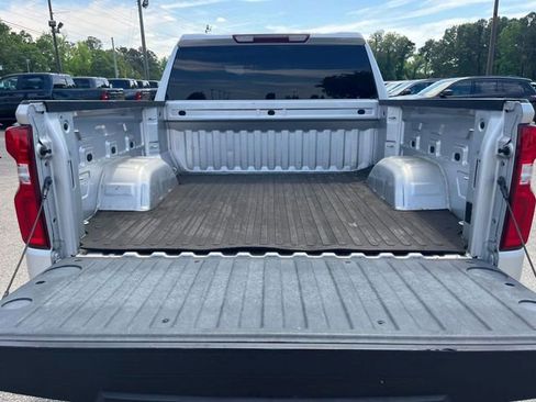 Used 2022 Chevrolet Silverado 1500 Custom AWD/4WD image 29
