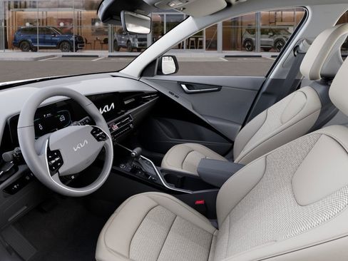 New 2025 Kia Niro EX image 17