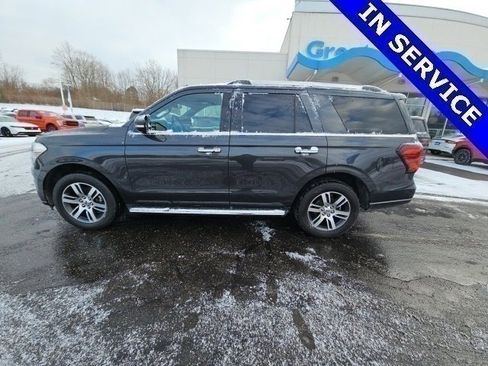 Used 2022 Ford Expedition Limited image 6