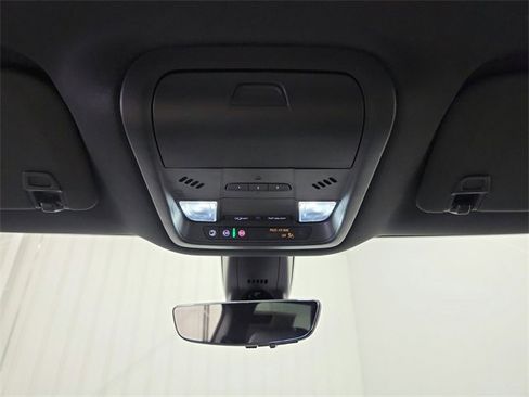 Used 2024 Buick Enclave Premium image 27