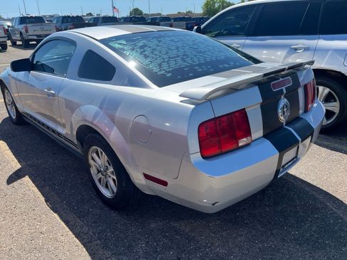 Used 2006 Ford Mustang Coupe RWD image 10