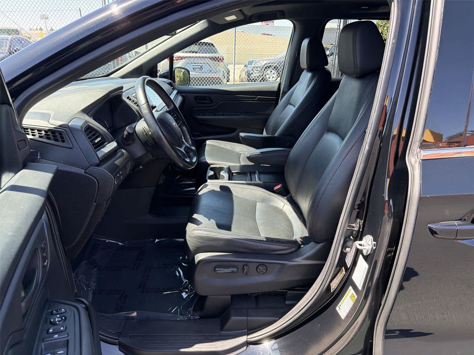 Used 2023 Honda Odyssey Sport image 12