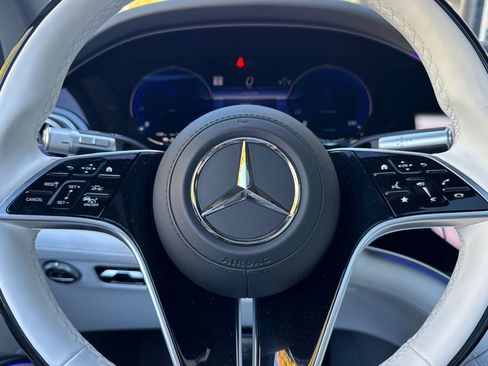 New 2025 Mercedes-Benz Maybach EQS 680 4MATIC image 16