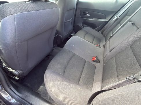Used 2016 Chevrolet Cruze LT w/ Technology Package FWD image 7
