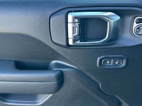 New 2026 Jeep Wrangler Unlimited Rubicon image 11