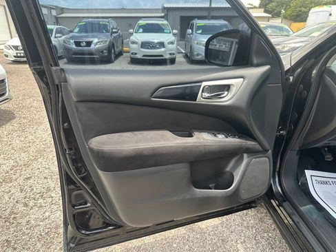 Used 2015 Nissan Pathfinder SV FWD image 11
