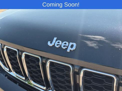 Used 2022 Jeep Grand Cherokee L Limited AWD/4WD image 11