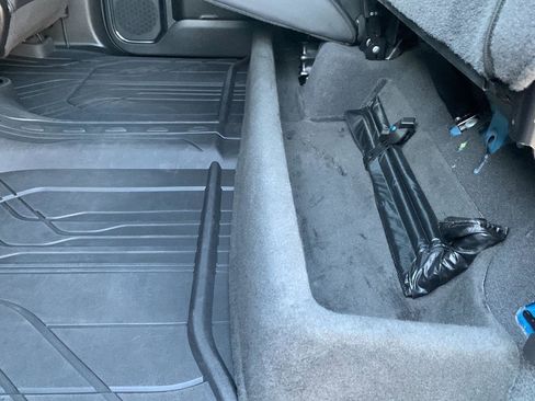 Used 2023 Chevrolet Silverado 1500 ZR2 w/ Technology Package image 30