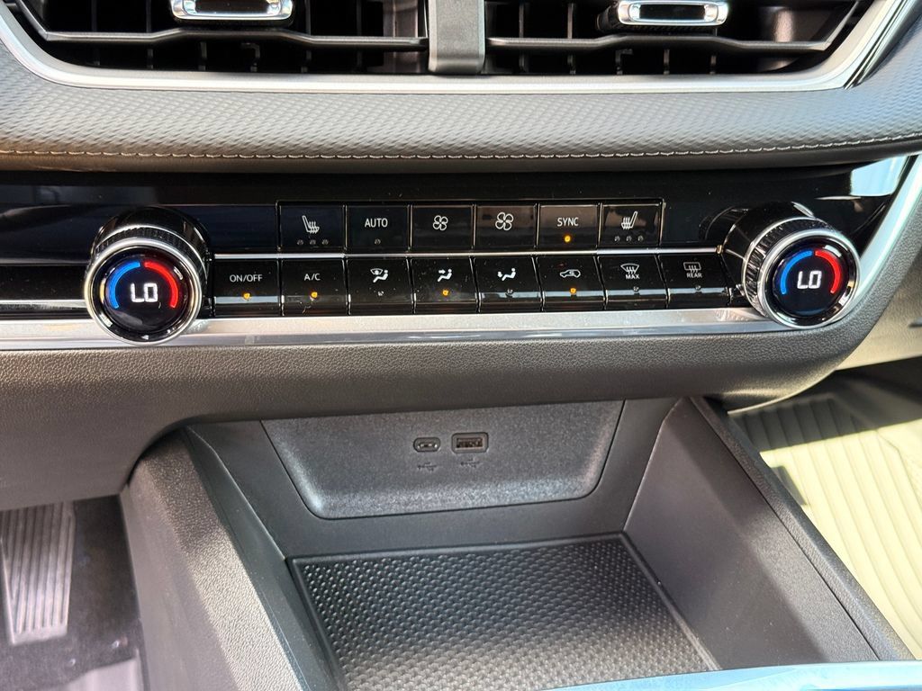 New 2027 Chevrolet Equinox LT w/ Convenience Package II FWD image 20