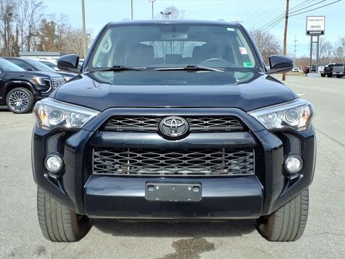 Used 2018 Toyota 4Runner SR5 image 9
