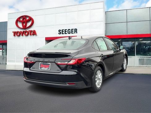 New 2026 Toyota Camry Hybrid image 3