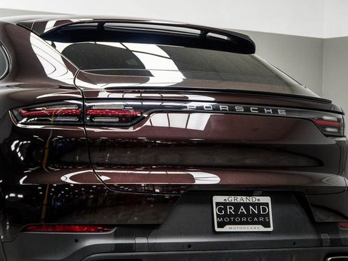 Used 2023 Porsche Cayenne Coupe AWD/4WD image 15