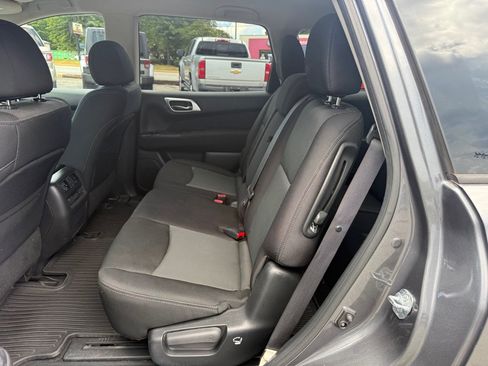 Used 2017 Nissan Pathfinder S FWD image 13