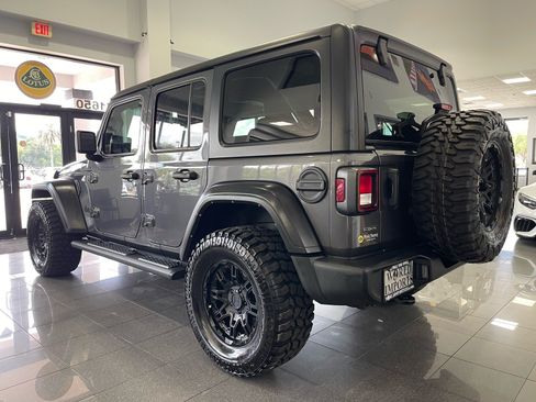 Used 2022 Jeep Wrangler Unlimited Sport AWD/4WD image 3