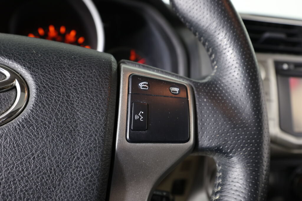 Used 2013 Toyota 4Runner SR5 w/ Premium Pkg AWD/4WD image 33
