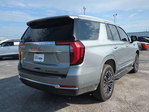 Used 2025 GMC Yukon Elevation AWD/4WD image 4