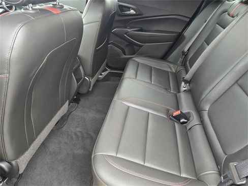 Used 2024 Chevrolet Trax RS w/ Sunroof Package image 29