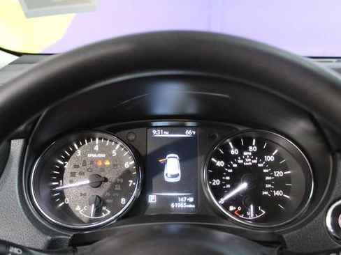 Used 2017 Nissan Rogue SV AWD/4WD image 18