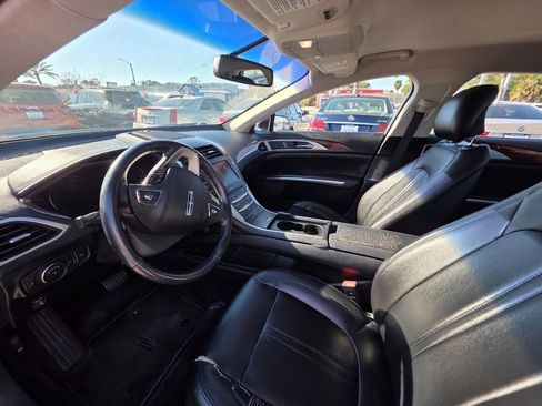 Used 2016 Lincoln MKZ image 10