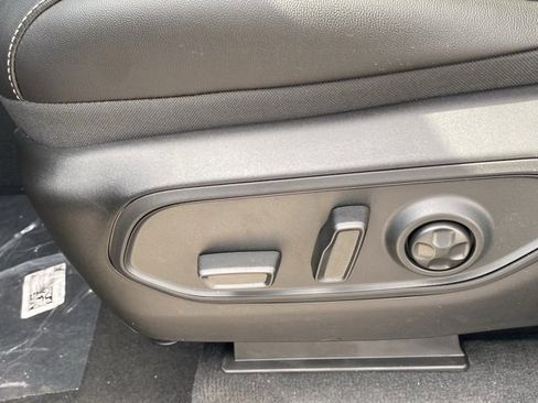 New 2025 Jeep Grand Cherokee Altitude w/ Trailer Tow Package image 16