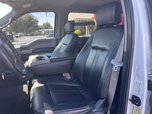 Used 2019 Ford F150 XLT w/ Equipment Group 302A Luxury AWD/4WD image 11