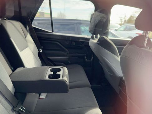 Used 2025 Toyota 4Runner TRD Off-Road image 10