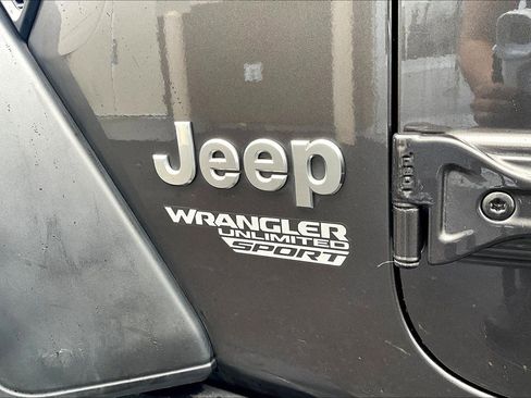 Used 2018 Jeep Wrangler Unlimited Sport S image 23