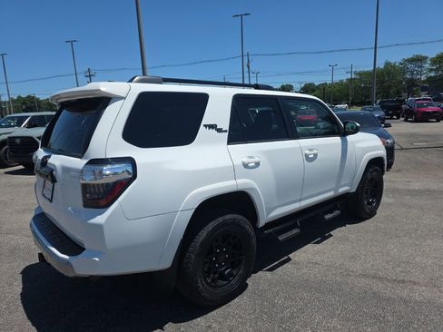 Certified 2023 Toyota 4Runner TRD Off-Road AWD/4WD image 4