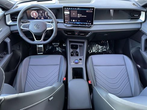 New 2026 Volkswagen Tiguan SE R-Line image 12