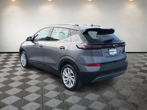 Used 2022 Chevrolet Bolt EUV LT w/ Driver Confidence Package FWD image 7