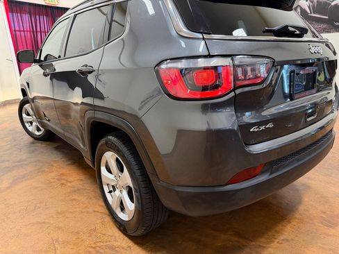 Used 2019 Jeep Compass Latitude w/ Cold Weather Group AWD/4WD image 35