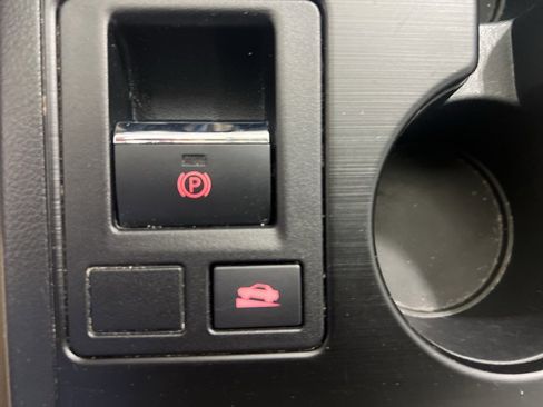 Used 2018 Subaru Legacy 2.5i w/ Alloy Wheel Package image 26