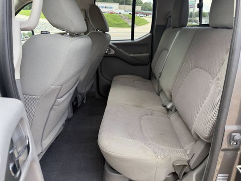 Used 2019 Nissan Frontier SV AWD/4WD image 15