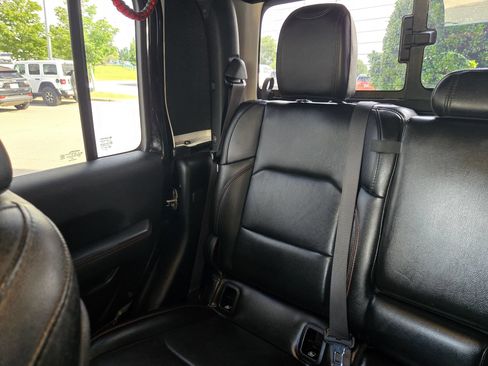 Used 2020 Jeep Gladiator Rubicon AWD/4WD image 12