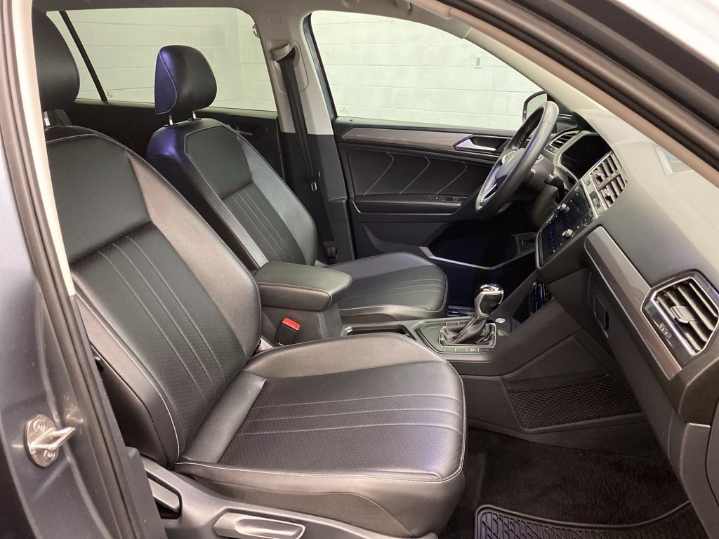 Used 2024 Volkswagen Tiguan SE FWD image 23