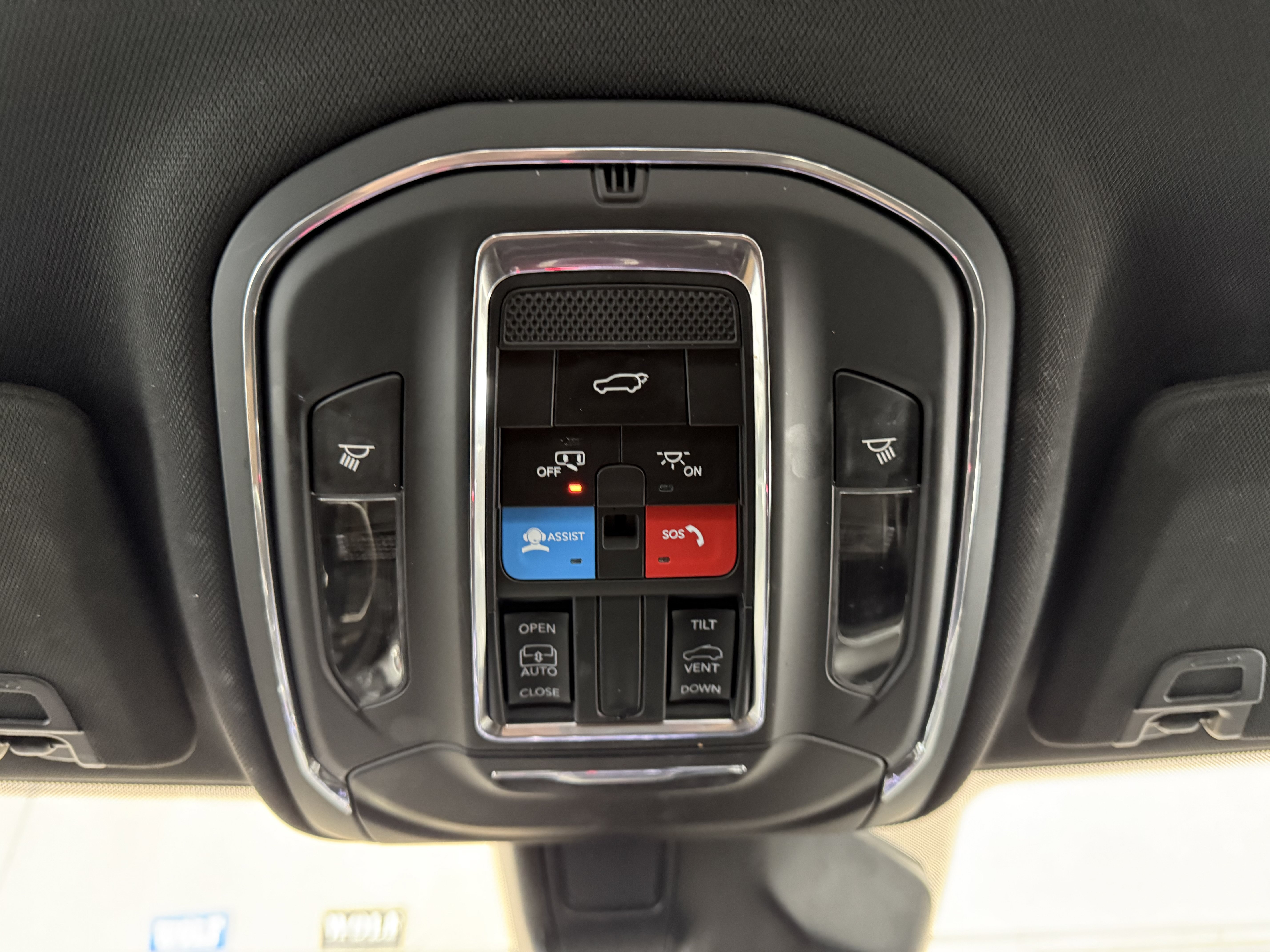 Used 2023 Jeep Grand Cherokee L Laredo AWD/4WD image 14
