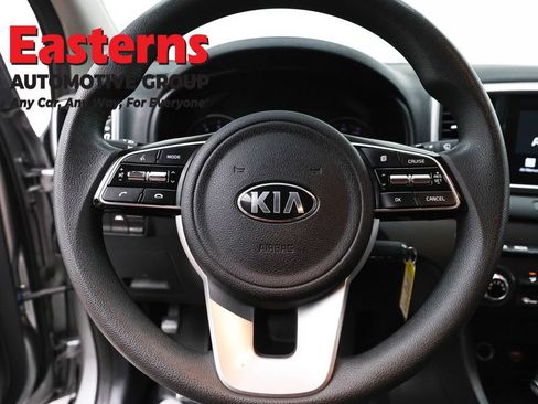 Used 2022 Kia Sportage LX AWD/4WD image 10