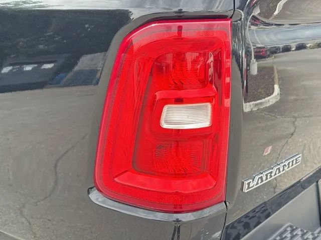 Used 2025 RAM 1500 Laramie AWD/4WD image 11