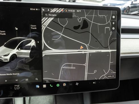 Used 2022 Tesla Model Y Long Range AWD/4WD image 16