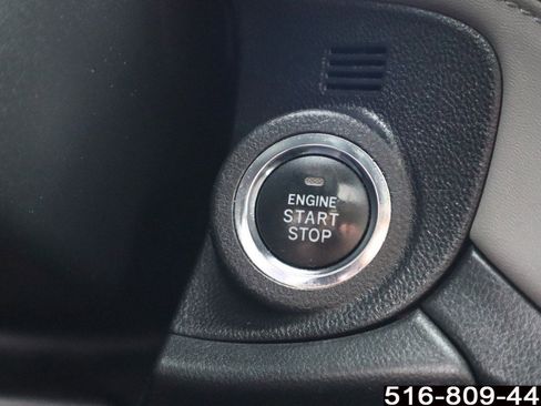 Used 2023 Subaru Outback Premium image 29