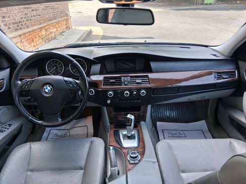 Used 2010 BMW 528i Sedan RWD image 14