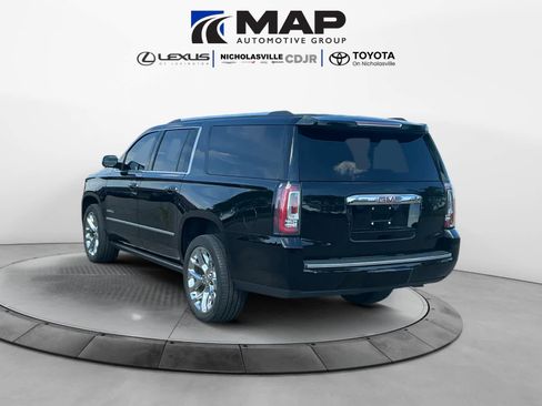 Used 2019 GMC Yukon XL Denali w/ Denali Ultimate Package AWD/4WD image 3